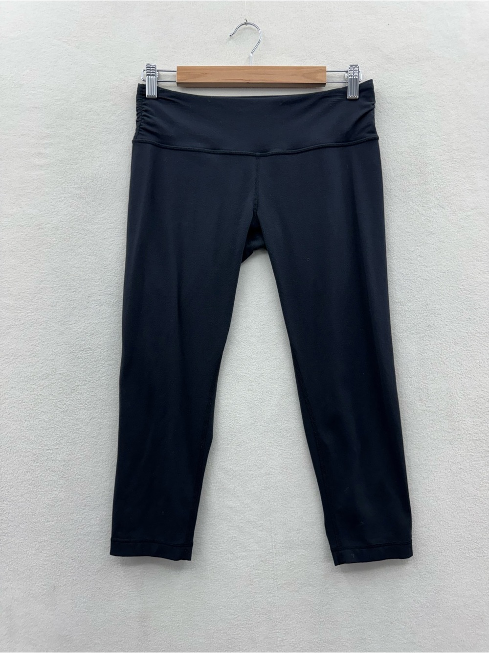 Lululemon Women’s 8 Black Leggings Capri Cropped Zip Running Yoga